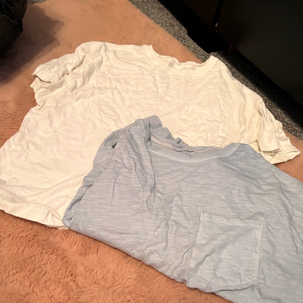 Blue and white loose tee bundle